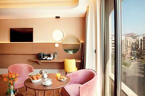 Zeus Essence Wyndham Athens Residence