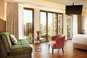 Zeus Essence Wyndham Athens Residence