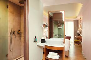Zeus Essence Wyndham Athens Residence