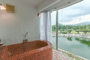 Swiss Valley Hip Resort