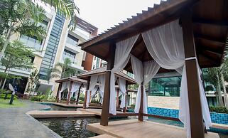 Tropical Villa Service Suite