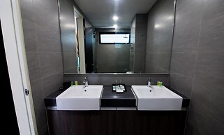 Tropical Villa Service Suite