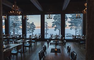 Wilderness Hotel Inari & Igloos