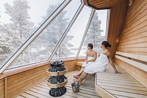 Wilderness Hotel Inari & Igloos