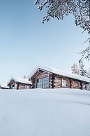 Wilderness Hotel Muotka & Igloos