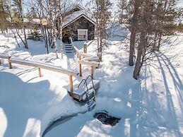 Wilderness Hotel Muotka & Igloos