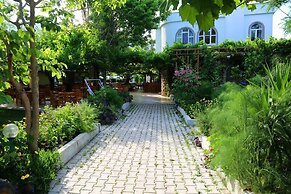 Arkadas Otel