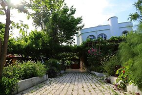 Arkadas Otel