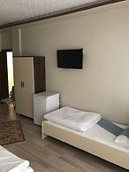 Ahranis Hotel