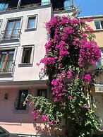 Agora Guesthouse & Hostel