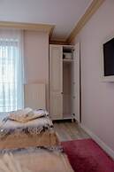 Agora Guesthouse & Hostel