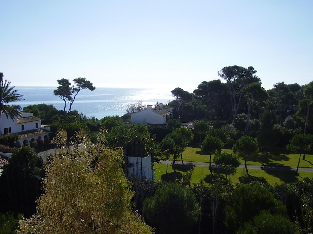 Zhimbad B&B by the sea
