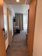 Highway Hotel