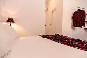 The 8 Rooms House