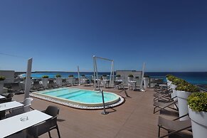 M&F Hotel