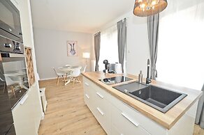 Grand Apartments - Modern Old Town