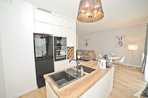 Grand Apartments - Modern Old Town