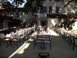 Hôtel Restaurant Le Castel Fleuri
