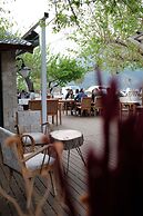 Ceneviz Hotel