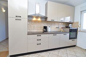 Apartment Vili 351