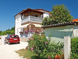 Apartment Mila 395