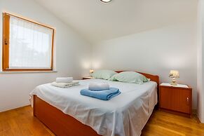 Apartment Josip 828