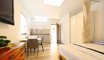 Apartments Antica 1371
