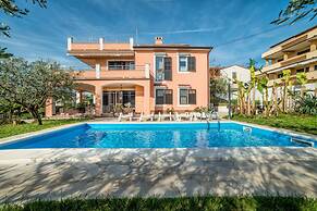 Apartments Maria 821