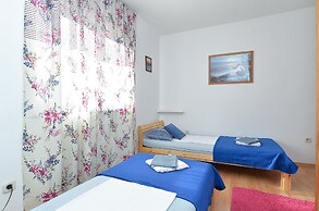 Apartments Mira 295