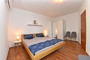 Apartments Arsen 928