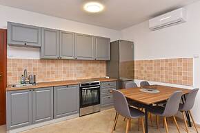 Apartments Arsen 928