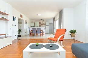 Apartments Emil 596