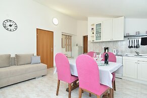 Apartments Emil 596