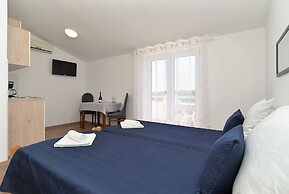 Apartments Emil 596