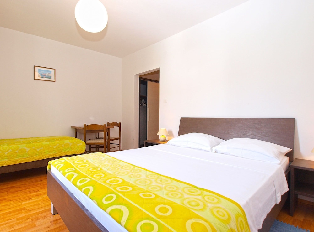 Rooms Ivica 1452
