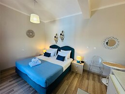 Nikos Apartments