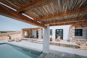 Kosmitis Suites & Villas