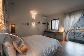 Kosmitis Suites & Villas