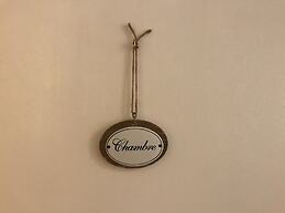 Hotel Raymond VII