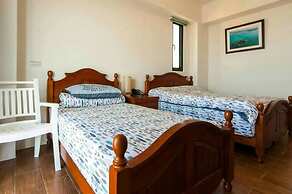 Longman Villa