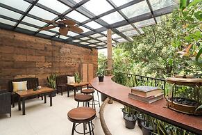 Treehouse Suites
