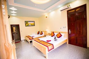 Dong Den Hotel