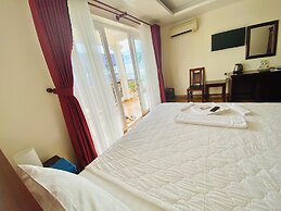 Phuong Binh House