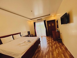 Phuong Binh House