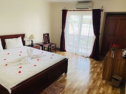 Phuong Binh House