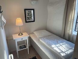Stenrosgården logi