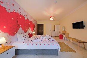 Larimar Suite Hotel