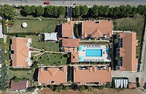 Larimar Suite Hotel