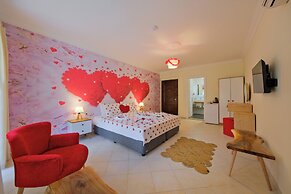 Larimar Suite Hotel