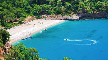 Larimar Suite Hotel